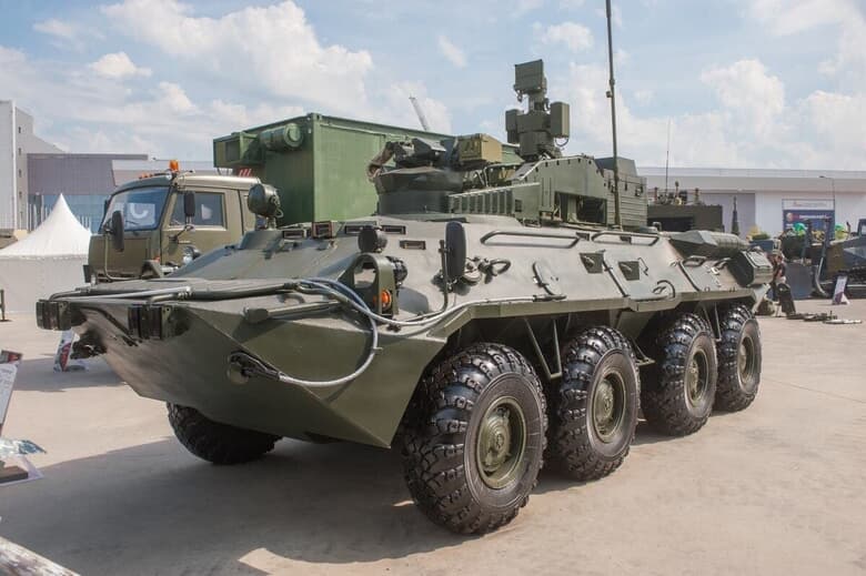
ウクライナ東部ドネツク州のロシア装甲車
